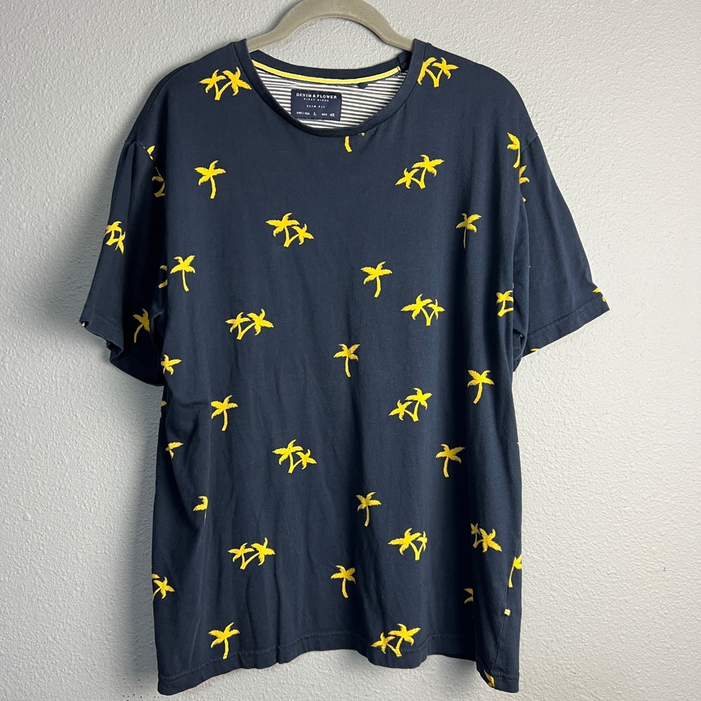 Denim & Flower Ricky Singh Palm Tree Graphic Print T-Shirt Tropical Casual Sz Lg